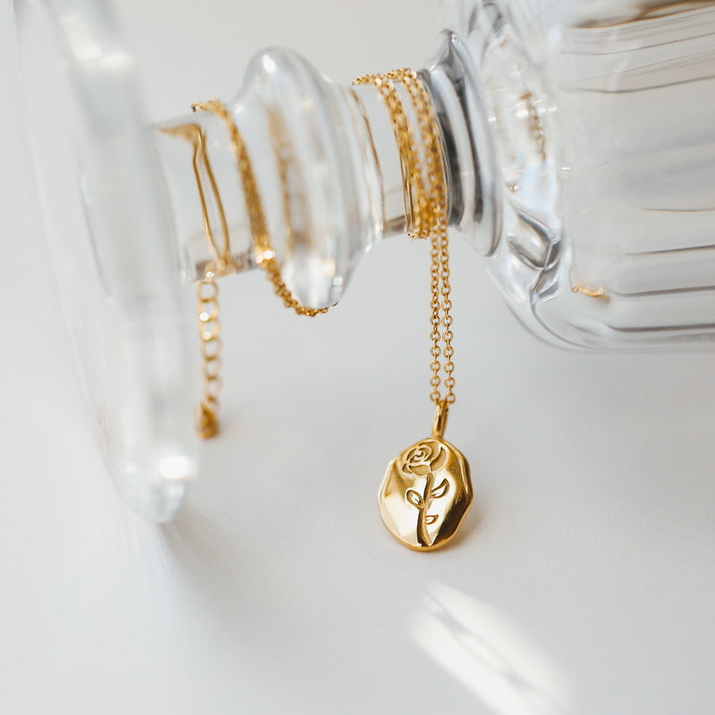 14K Oval Rose Round Card Necklace